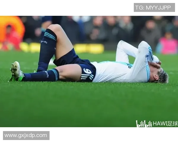 足球星光璀璨色彩画:展现球场英雄的激情与梦想 足球星光璀璨色彩画:展现球场英雄的激情与梦想