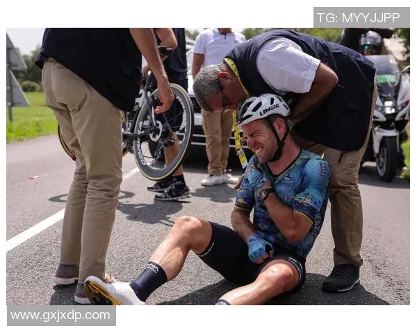 抑郁症困扰下的足球巨星：他们如何与心魔斗争并重返赛场